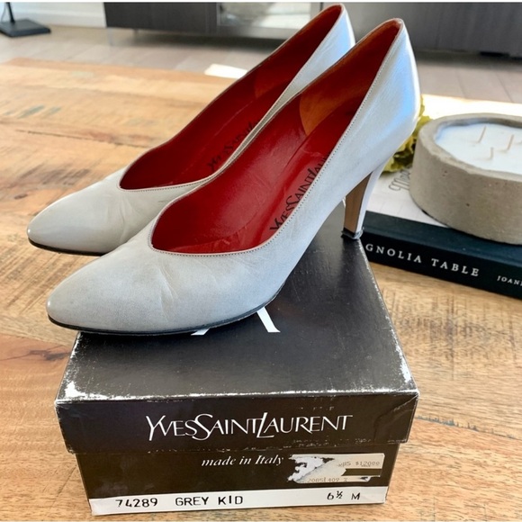 1970s Yves Saint Laurent Heels Leather Pointed
Toe 3" heels Vintage Size 6.5 - Picture 4 of 16